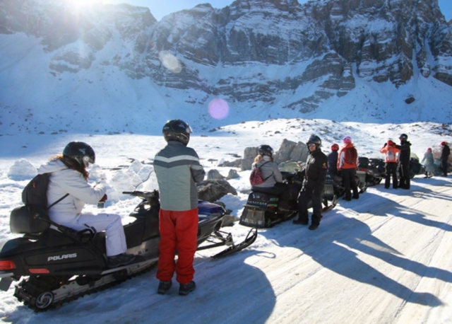  Ein Stopp während die Schneemobilroute